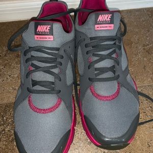 Nike In Season TR2’s. Women’s size 10.